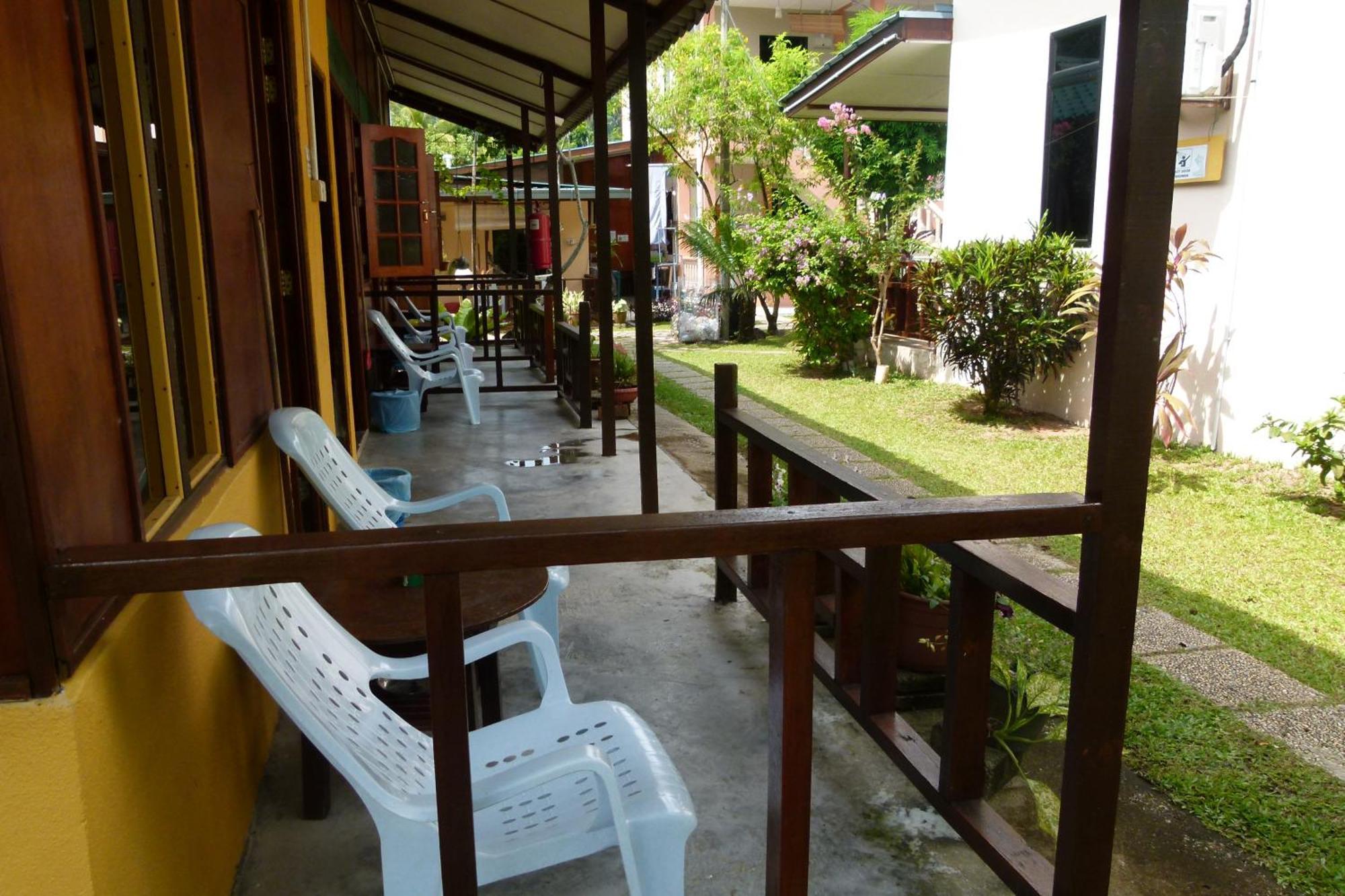 Cheers Garden Chalet Kampong Ayer Batang Exterior photo